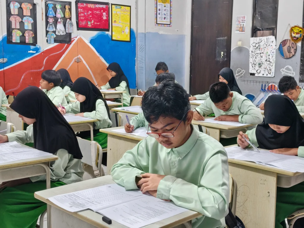 Mengenal SDIT: Apa Keunggulannya dan Cocokkah untuk Anak Anda?